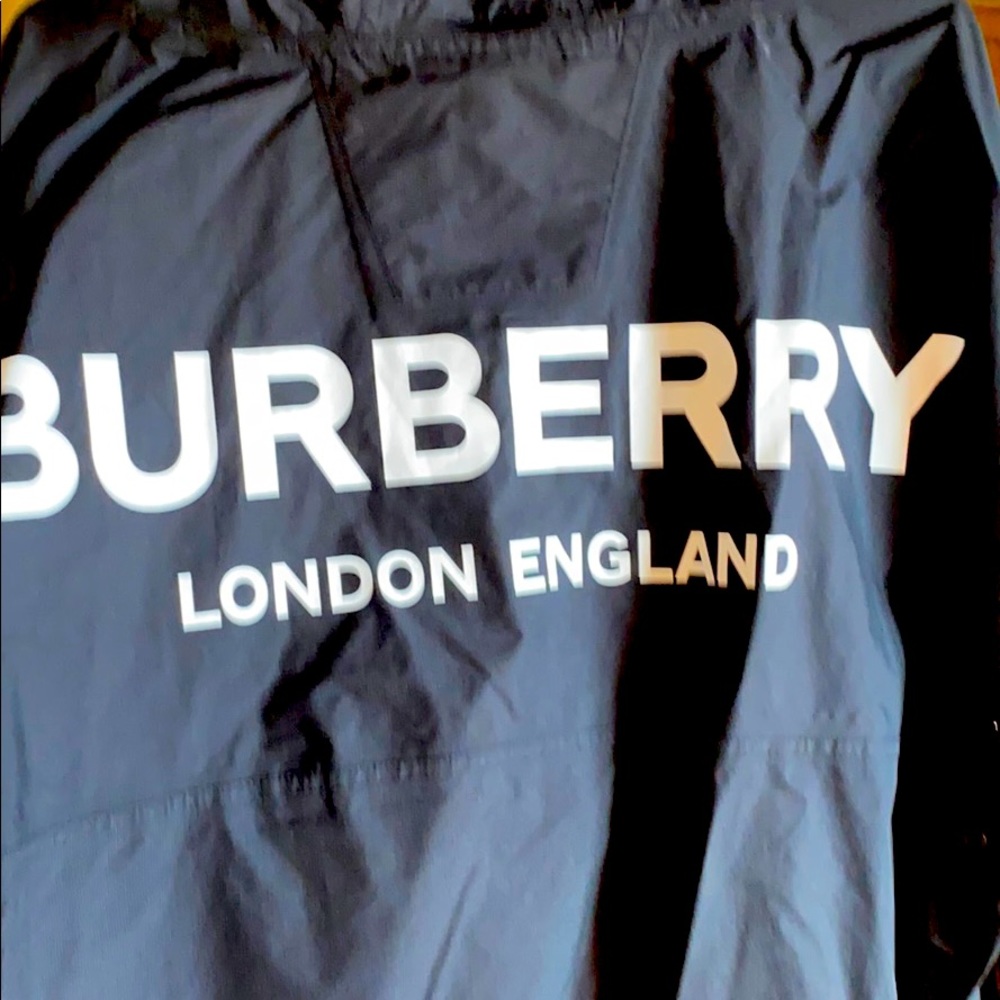 Men’s Burberry rain coat